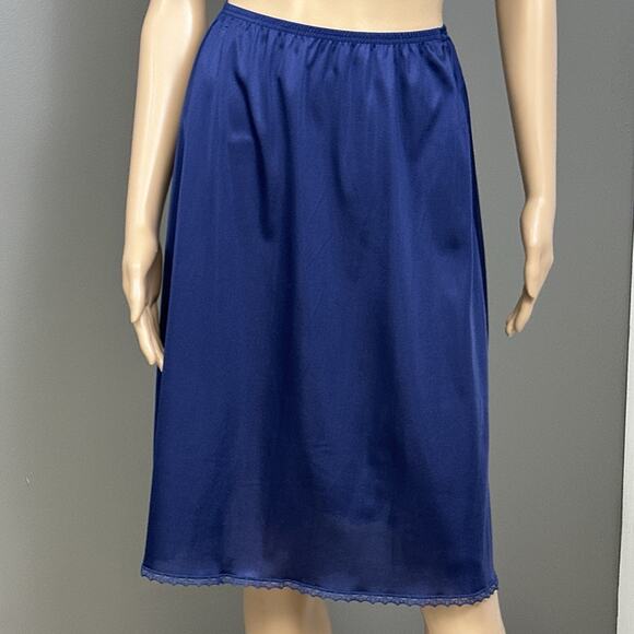 Vintage Vanity Fair Half Slip Blue Nylon Antron III Small L Silky Shiny Lingerie - Picture 1 of 5